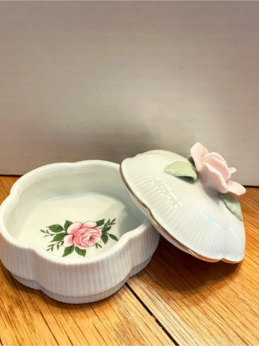 Porcelain Heritage House Musical Trinket Box